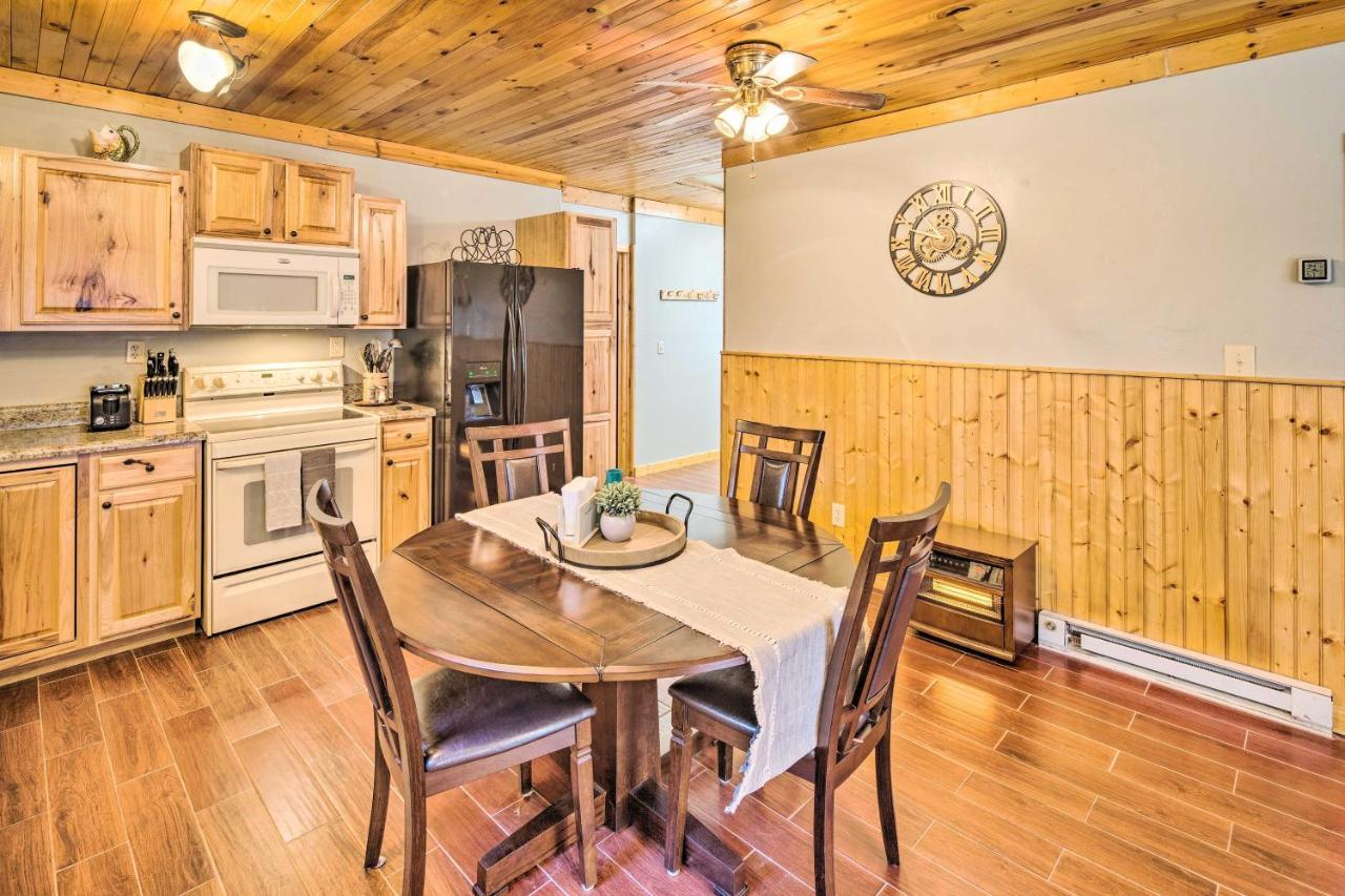 Penrose Home With Covered Deck And Fire Pit! Exterior foto