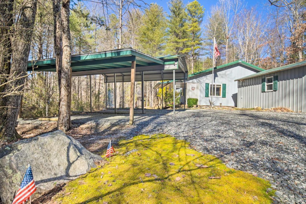 Penrose Home With Covered Deck And Fire Pit! Exterior foto